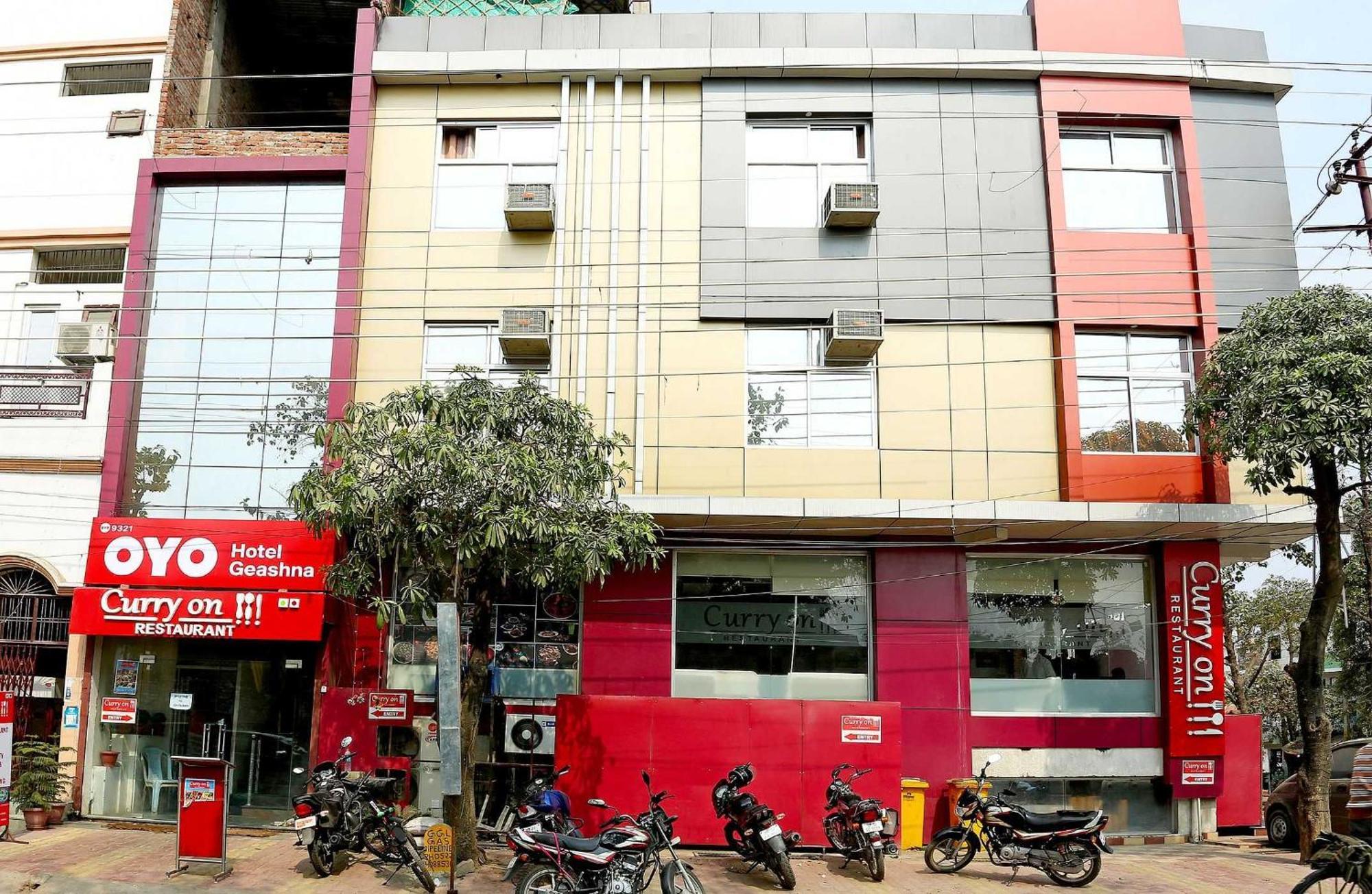 Oyo Flagship Hotel Krishna Chinhat Экстерьер фото